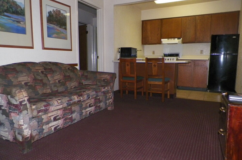 Amerihome Inn & Suites - photo 10