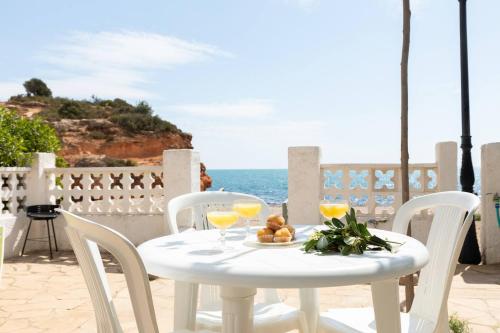 Mistral Adosado en l'Ampolla con acceso directo al mar Deltavacaciones - carbon neutral hotel in Unknown City
