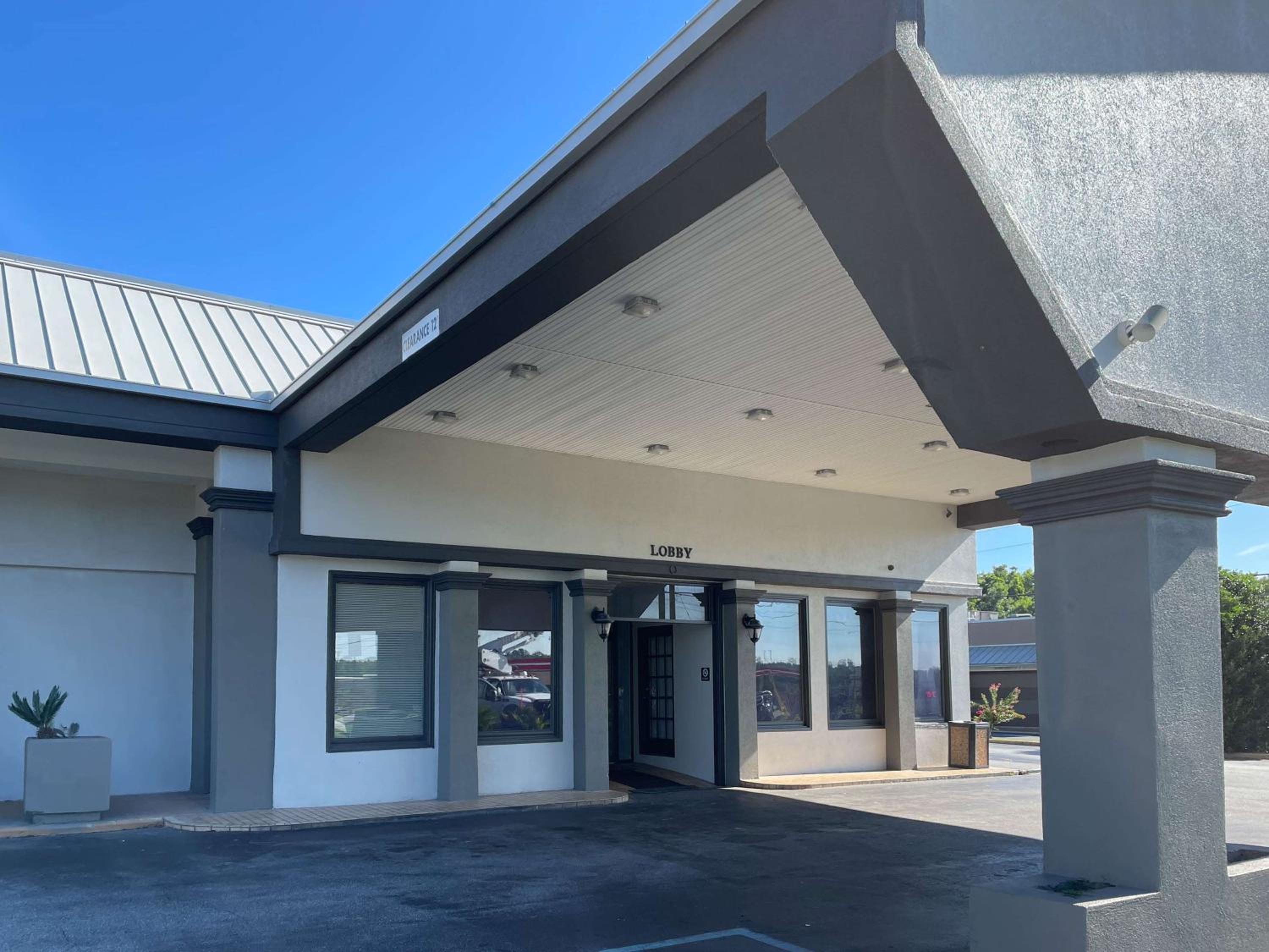 Motel 6 Opelika AL - featured photo