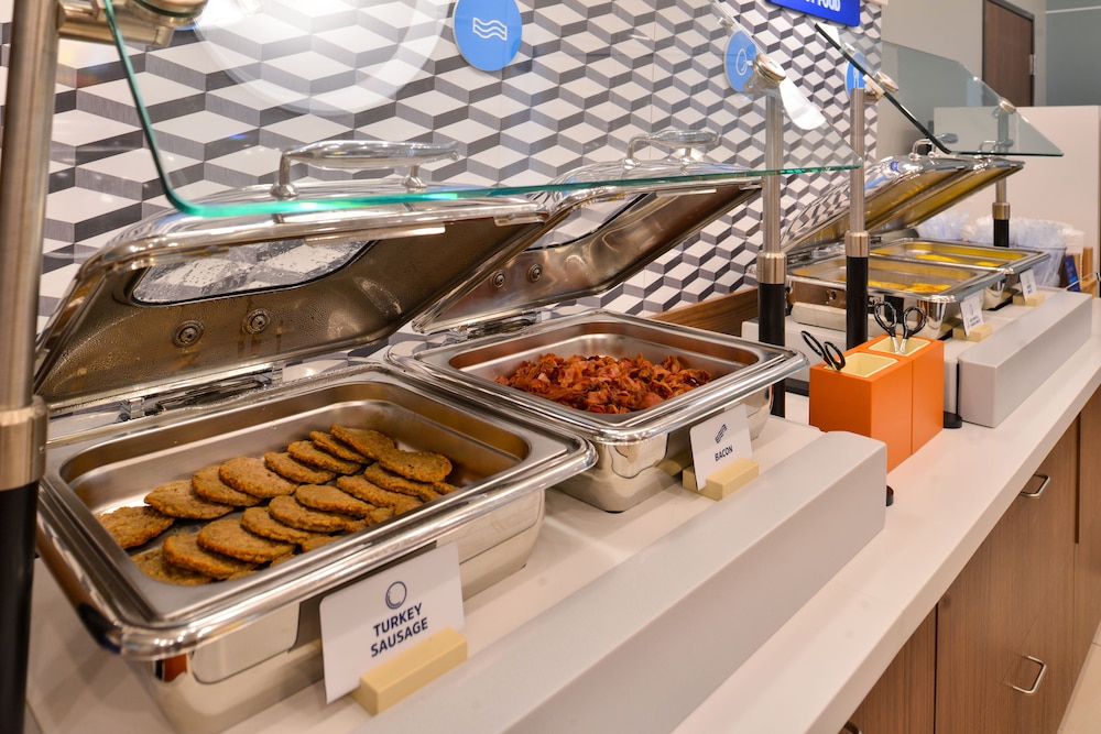 Holiday Inn Express Washington DC SW Springfield - photo 24