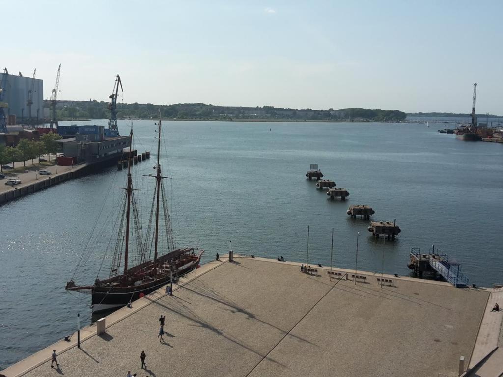 Ohlerich Speicher App. 19 Meerblick — 4-Star Luxury Hotel in Wismar, Germany