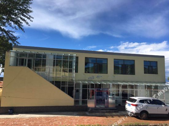 Yuxingxiangjuxiaoyuan in Gonghe, People's Republic of China