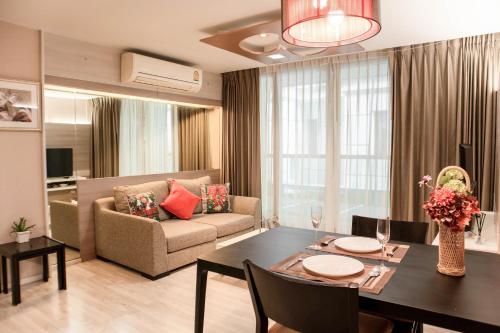 Shine Sukhumvit 33 Aparthotel Phrompong