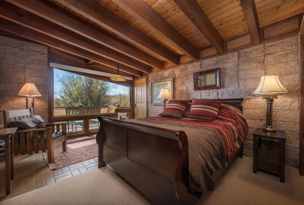 Abode at Swinging Bridge - carbon neutral hotel in Wilson
