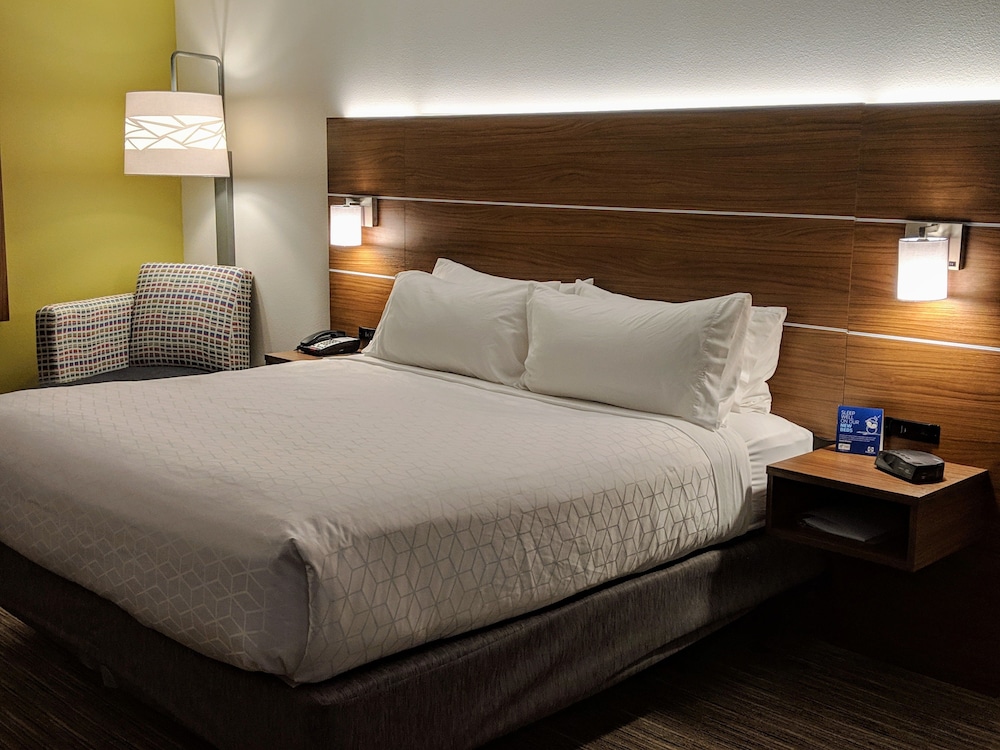 Holiday Inn Express & Suites Claypool Hill by IHG - photo 8