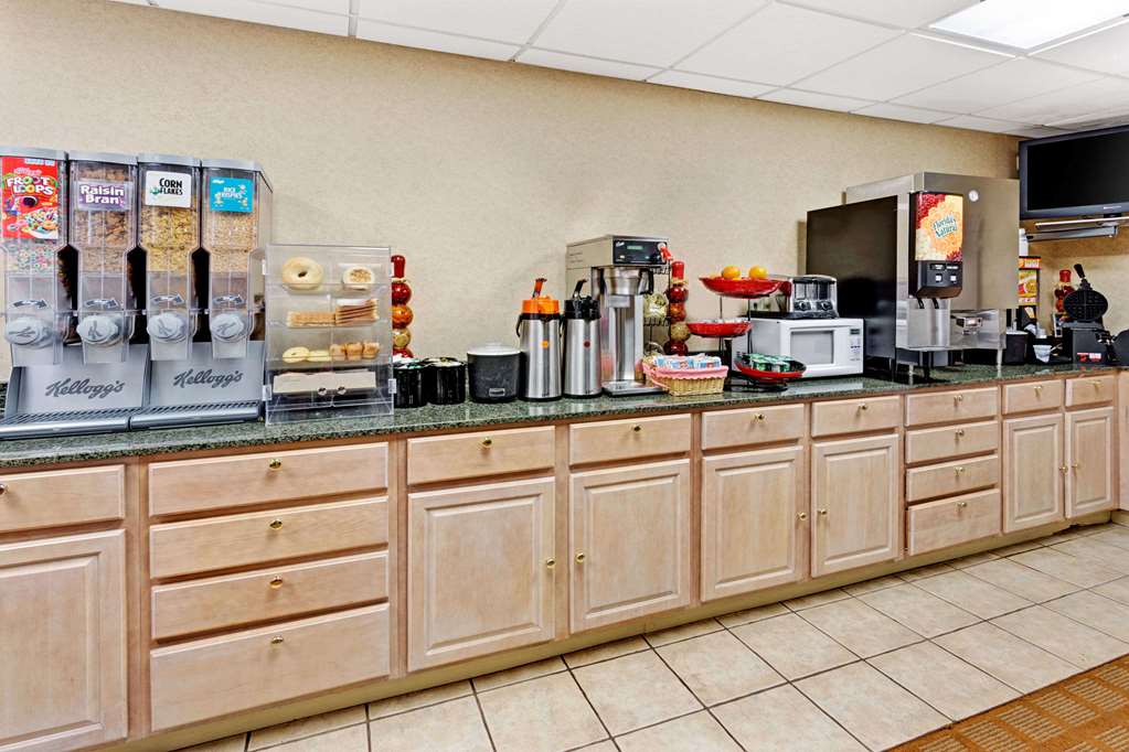 Ramada by Wyndham Baltimore West - photo 15