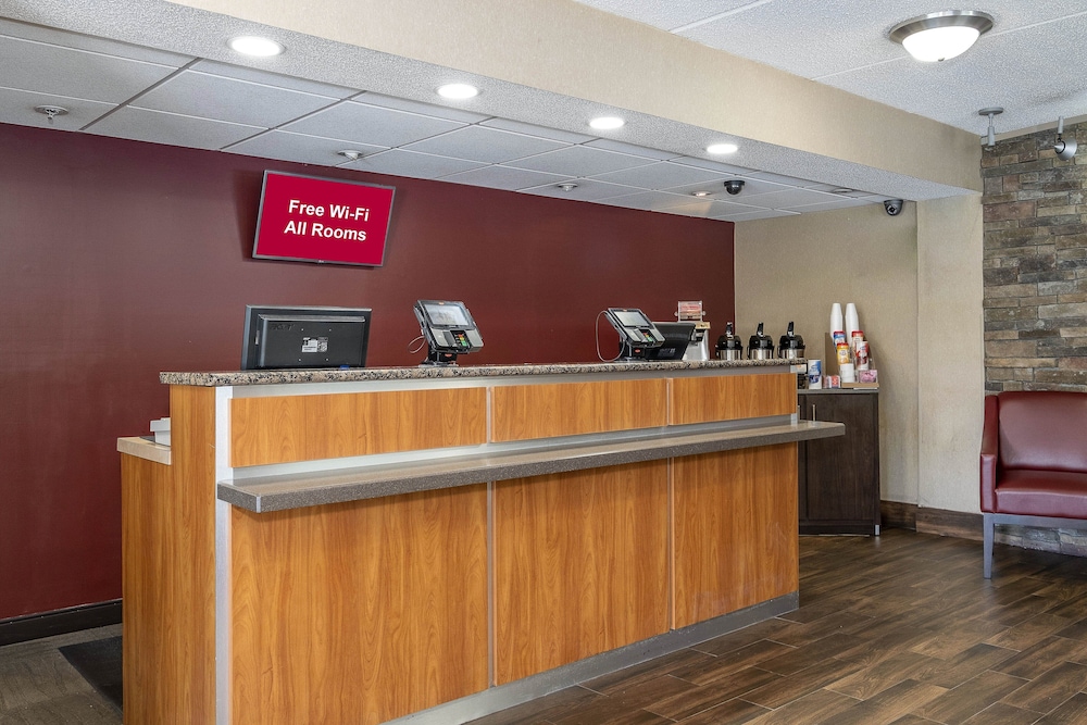 Red Roof Inn Atlanta Smyrna Ballpark - photo 2