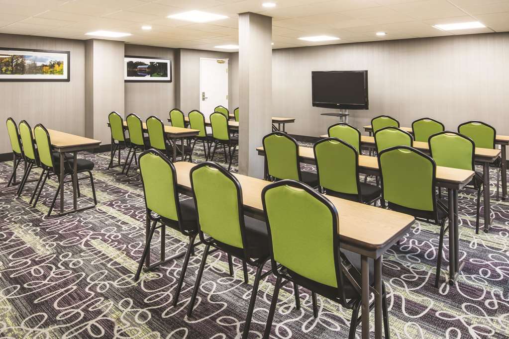 La Quinta Inn & Suites by Wyndham Milledgeville - photo 25