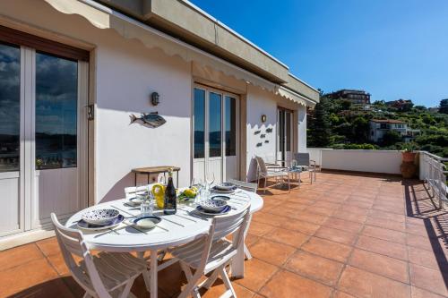 Appartamento la Bouganville — 4-Star Luxury Hotel in Lerici, Italy