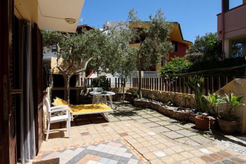 Villetta Simiri caposchiera con cortile e BBQ in Villasimius, Italy