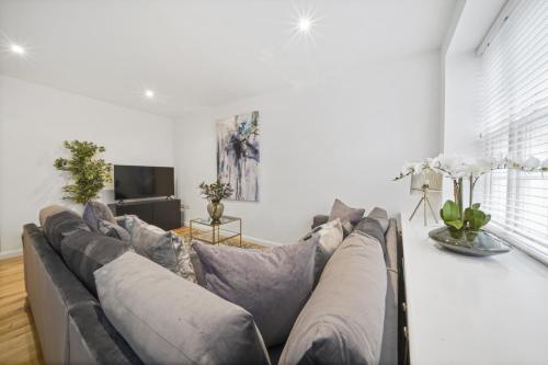 Eton House Stunning Castle views 5Bed Free Parking — 4-Star Luxury Hotel in Eton, United Kingdom