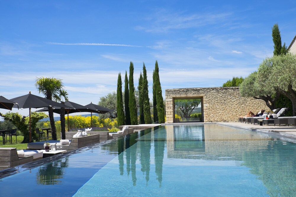 Domaine Des Andeols — 4-Star Luxury Hotel in Avignon, France