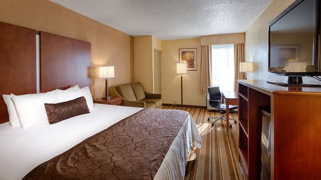 Best Western Plus Richmond Airport Hotel - photo 18