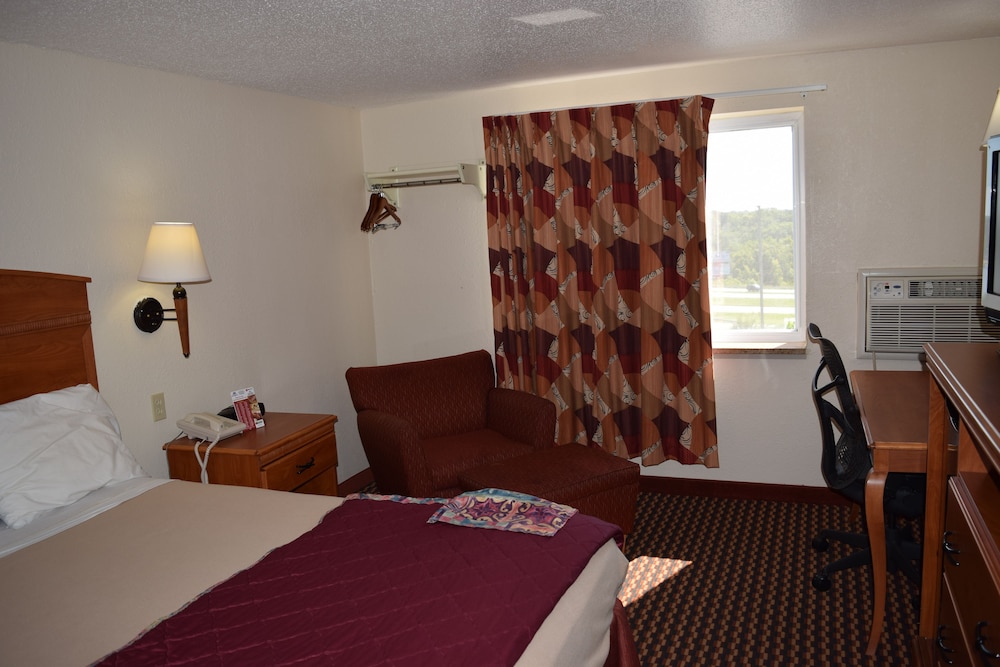 Americas Best Value Inn Jefferson City - photo 16