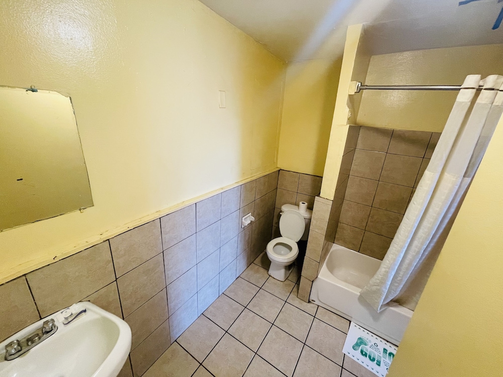 Royal Palms Motel & RV Park - photo 13