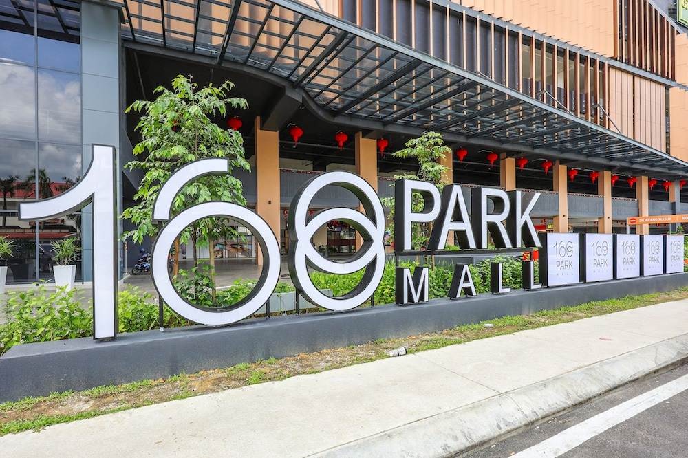Selayang Homestay #Batu Caves #Hospital Selayang #Mall — 4-Star Luxury Hotel in Kuala Lumpur, Malaysia