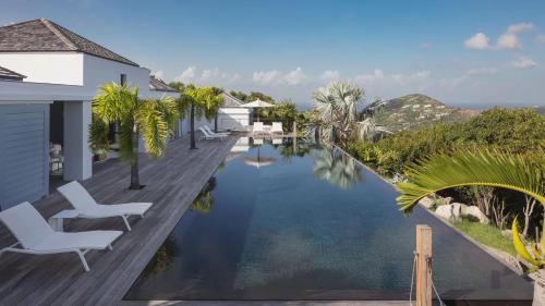 Luxe Haven With Splendid Hill And Ocean Views in Gustavia, Saint Barthelemy