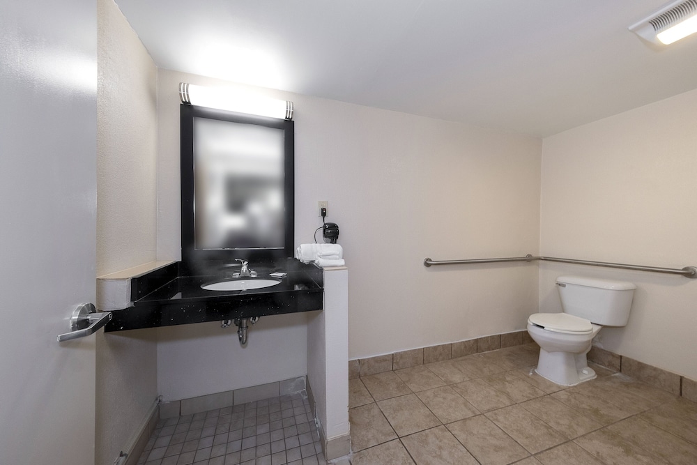 Red Roof Inn Bordentown McGuire AFB - photo 28