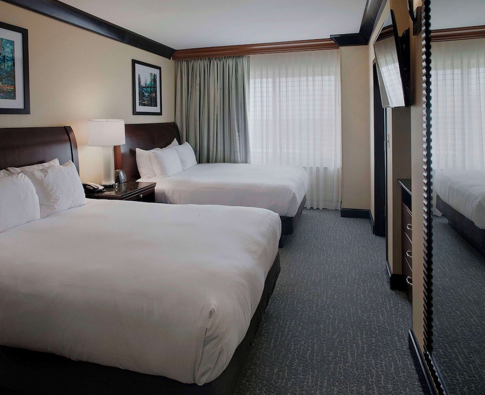 DoubleTree Suites by Hilton Bentonville - photo 15