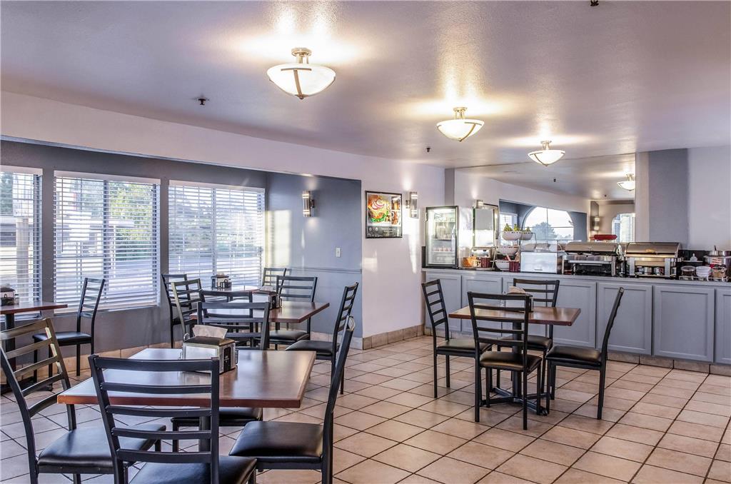 Clarion Hotel By Humboldt Bay - photo 36