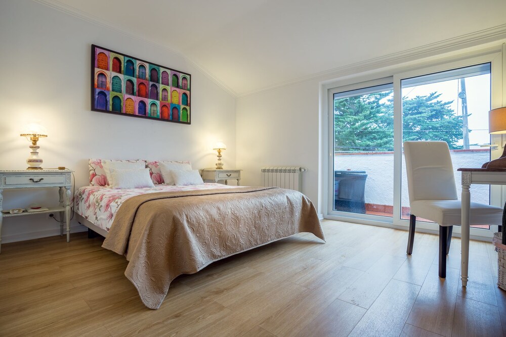 Petunia Guest House Cascais