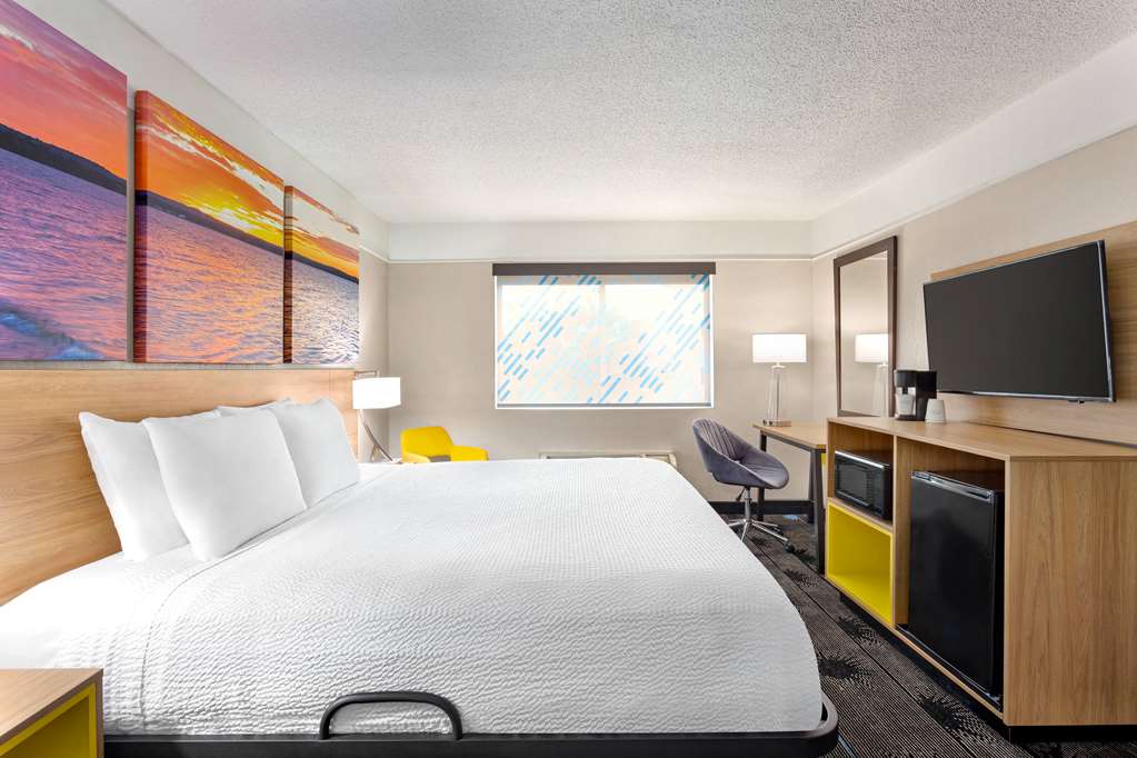 Days Inn by Wyndham Kansas City International Airport - photo 26