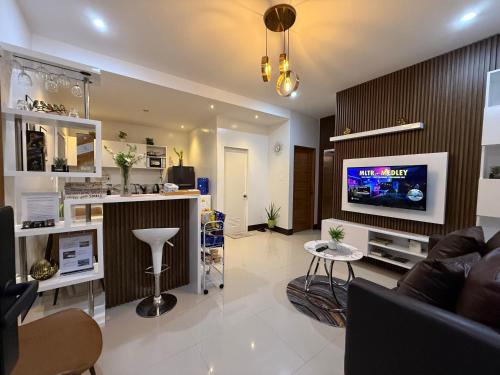 DJS Suites 10Min to SM Mall near Airport Netflix Fast Wifi Hot &Cold Shower in General Santos, Philippines