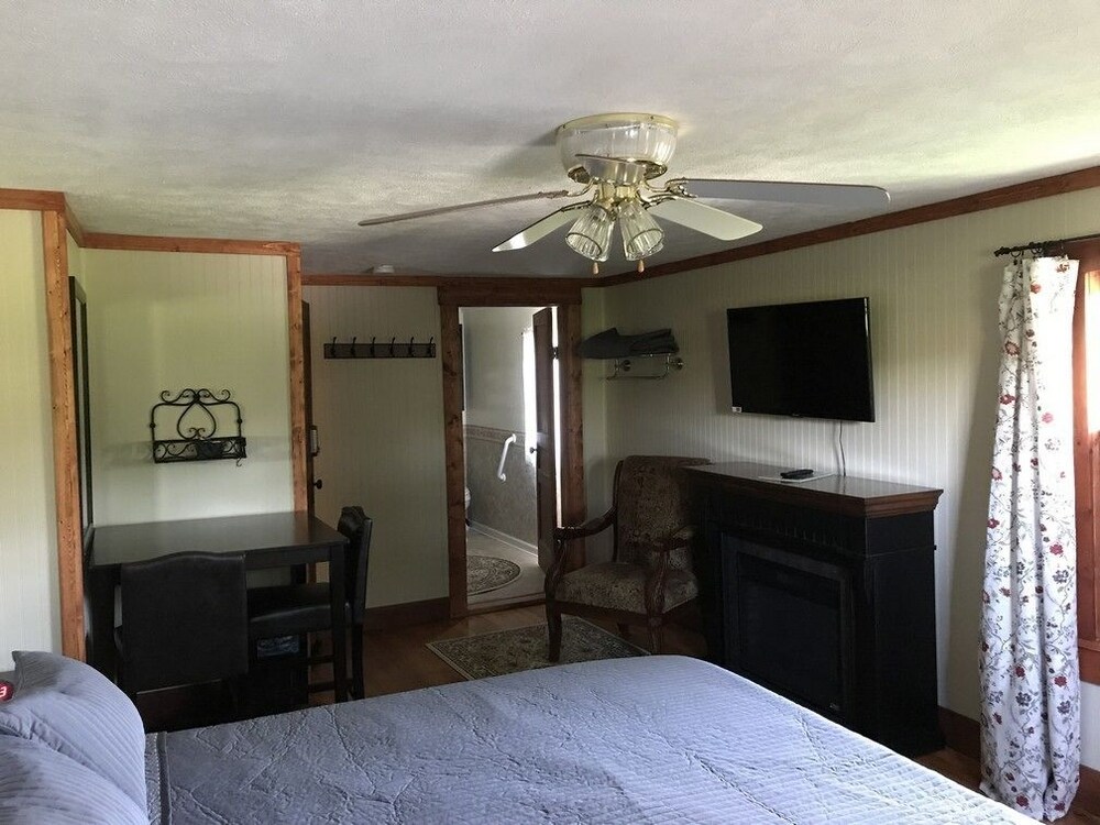 Hocking Hills Inn - photo 6