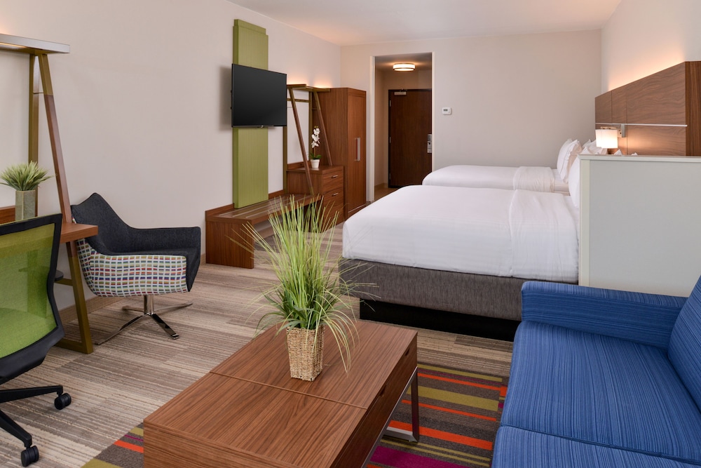 Holiday Inn Express & Suites Salem by IHG - photo 13