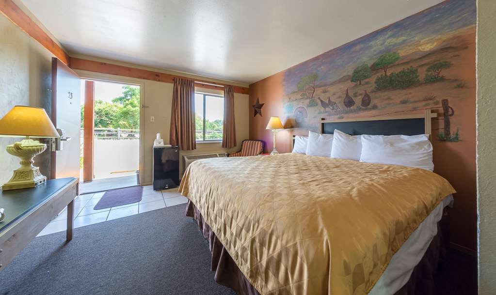 Americas Best Value Inn The Legends Inn - photo 6