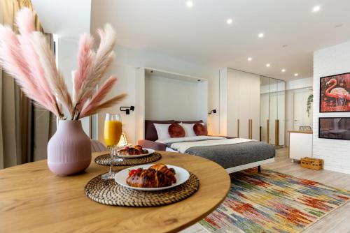 Ultracentral Studio: Explore the City in Style — 4-Star Luxury Hotel in Bucharest, Romania