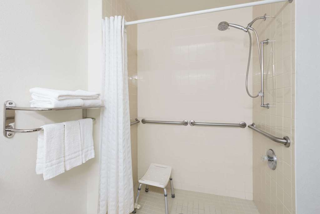 Super 8 by Wyndham Morgantown - photo 5