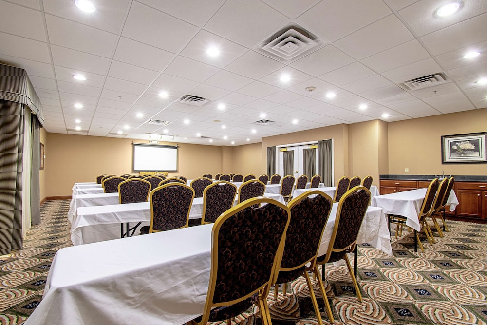 Hampton Inn Pine Grove - photo 66