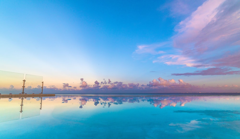 Infinity pool