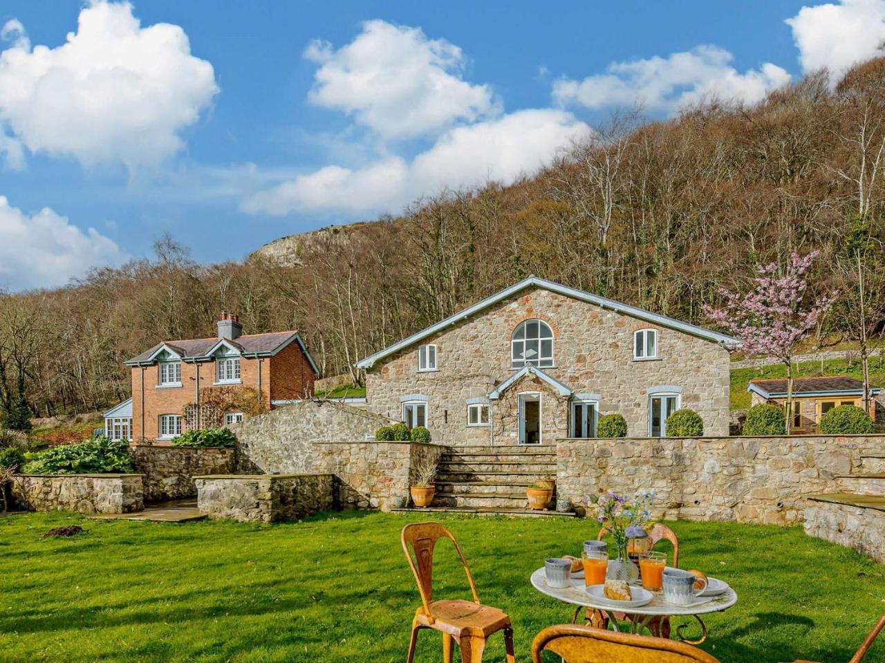 6 Bed in Llanddulas 91054 in Abergele, United Kingdom