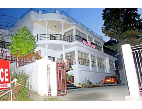 Hotel Hill Palace in Kausani, India