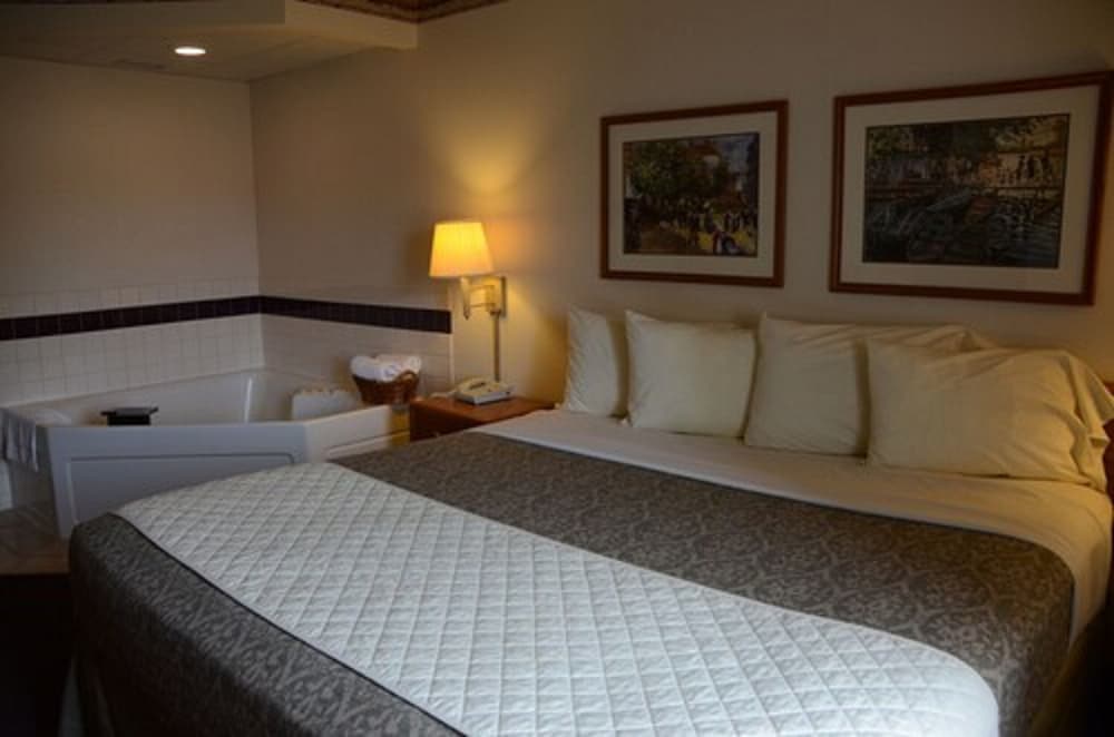FairBridge Inn & Suites in Thorp WI - photo 9