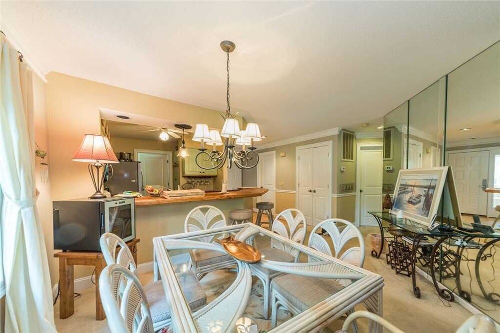 Colonnade Club 174 - photo 16