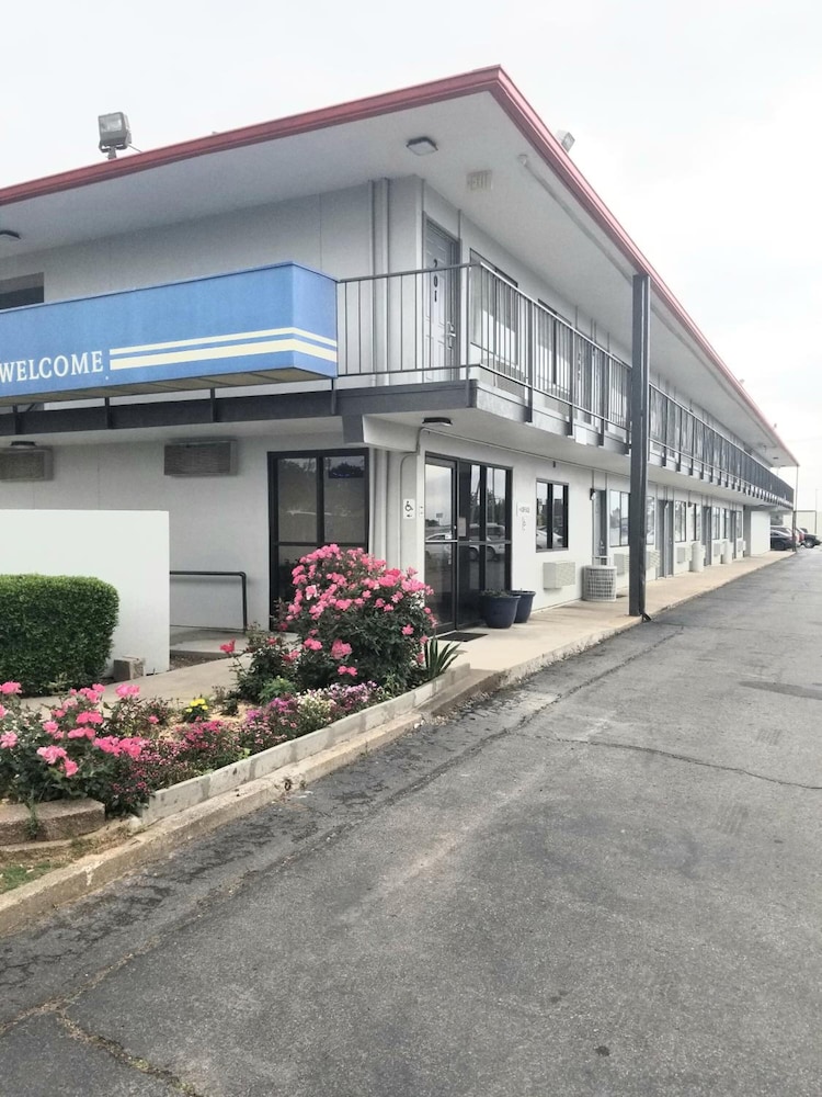 Skyline Inn - photo 15