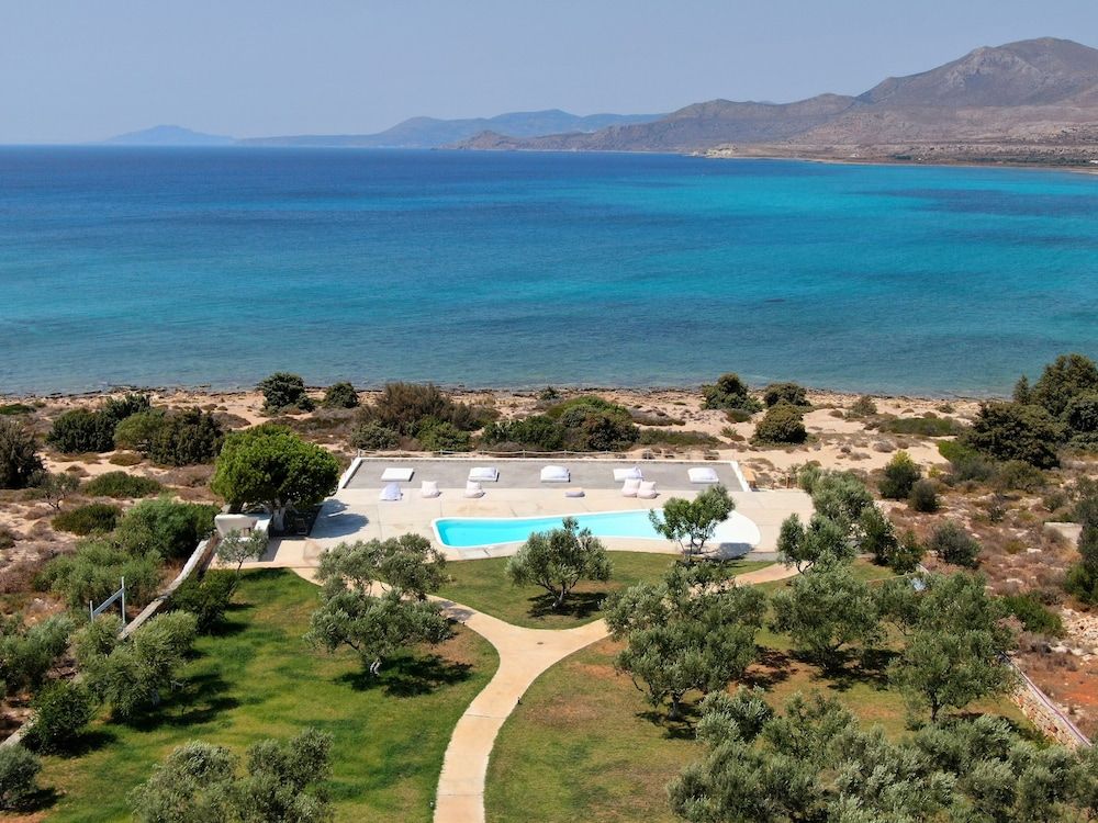Capari Suites - carbon neutral hotel in Unknown City