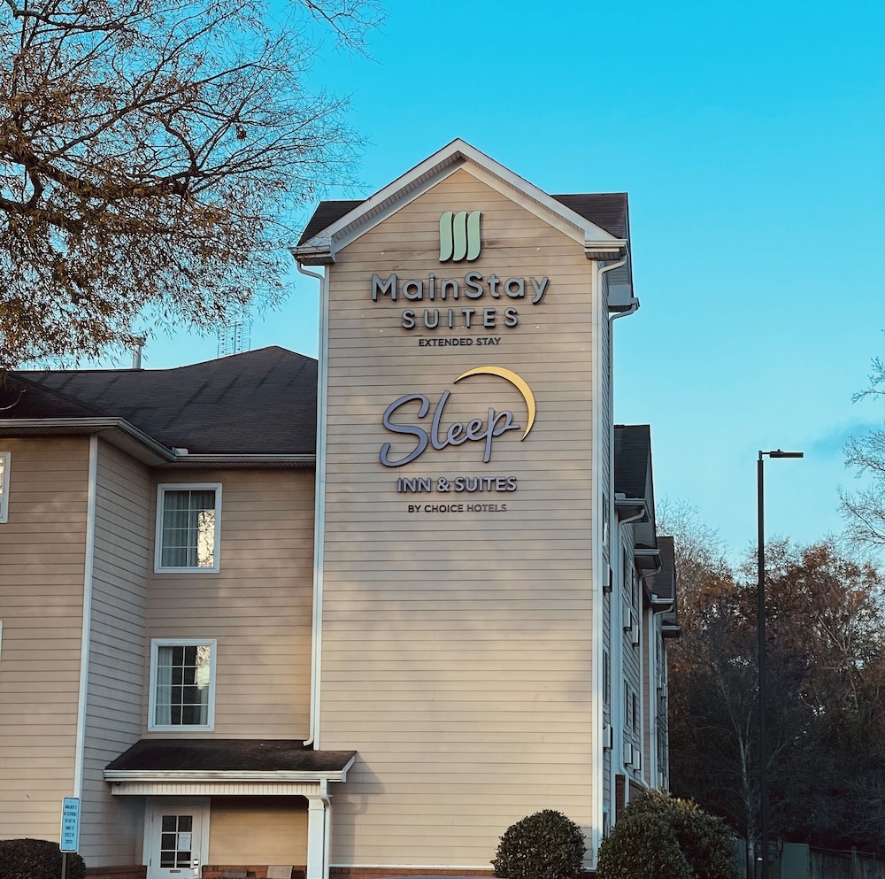 MainStay Suites Columbus near Fort Benning - photo 25