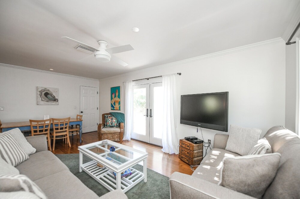 Banana Cabana and Cottage - photo 23