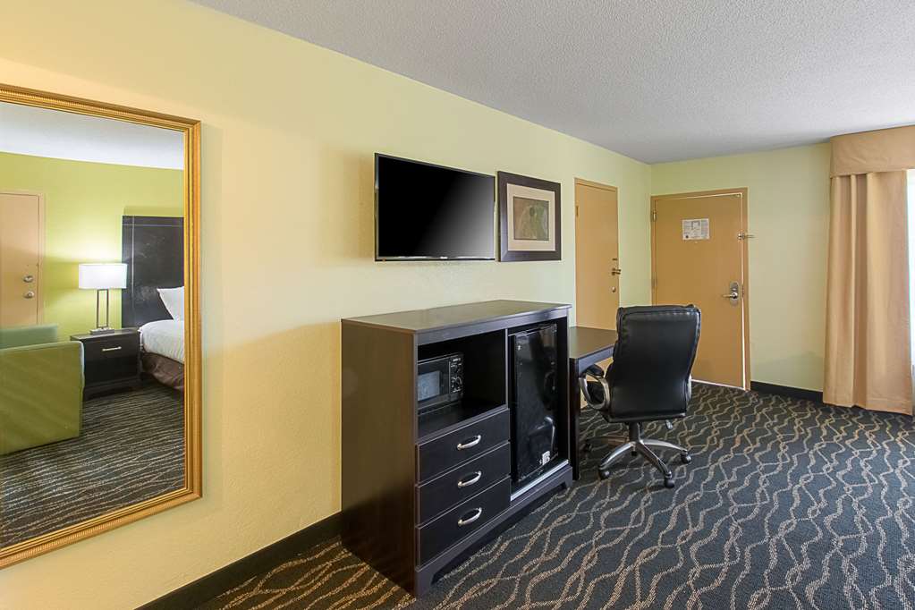 Clarion Inn Columbia Airport - photo 19