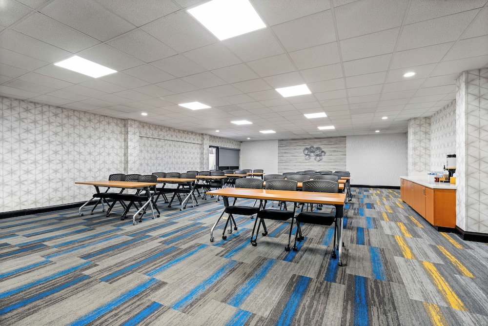 Hampton Inn Bordentown - photo 40