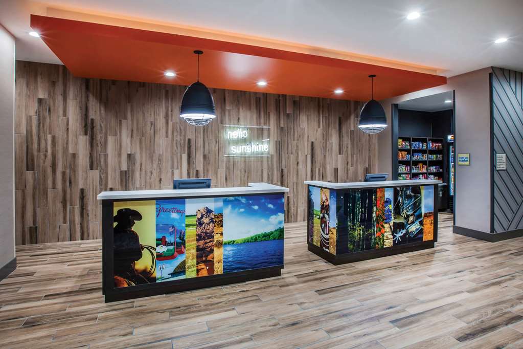 La Quinta Inn & Suites by Wyndham Owasso - photo 6
