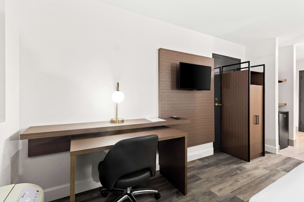 SureStay by Best Western Groves - photo 11