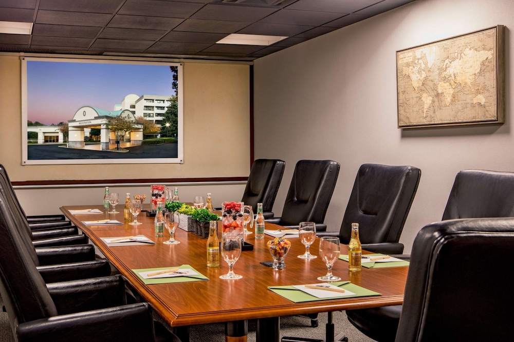 DoubleTree by Hilton Atlanta Windy Hill Ballpark - photo 54