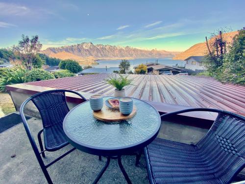 Comfortable Mountain View Studio — 4-Star Luxury Hotel in Queenstown, New Zealand