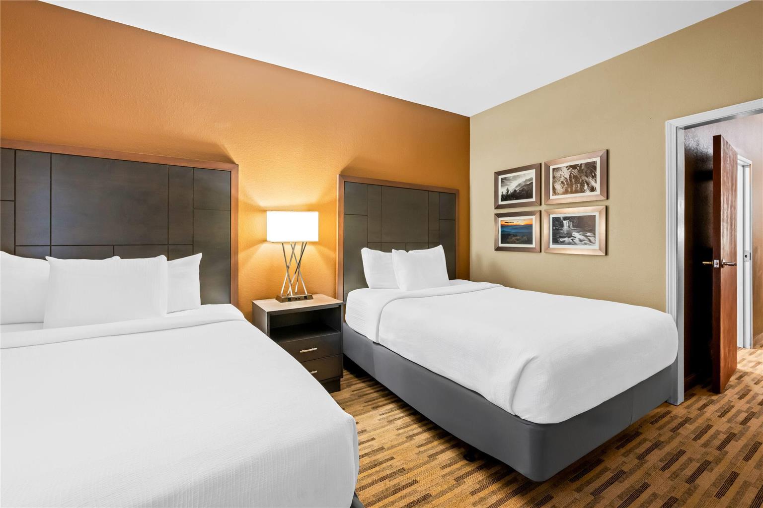 La Quinta Inn & Suites by Wyndham Boone University - photo 36