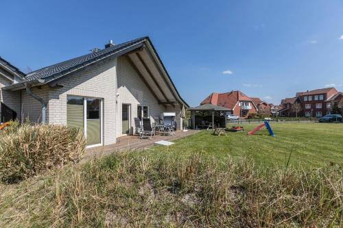 Haus Emmi — 4-Star Luxury Hotel in Busum, Germany